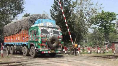 ৮ দিন বন্ধের পর হিলি দিয়ে আমদানি-রফতানি শুরু
