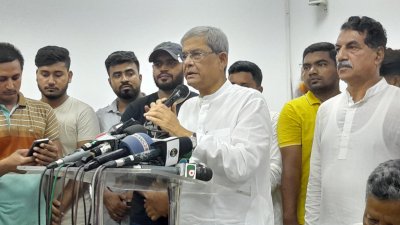 স্মরণসভায় বক্তব্য রাখেন বিএনপির মহাসচিব মির্জা ফখরুল ইসলাম আলমগীর