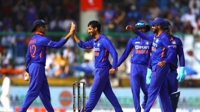 প্রোটিয়াদের ৯৯ রানে গুটিয়ে ভারতের সিরিজ জয়