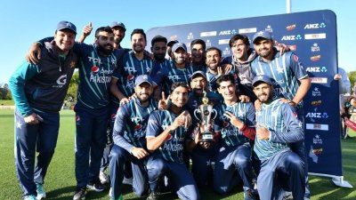 কিউইদের হারিয়ে ত্রিদেশীয় সিরিজ পাকিস্তানের