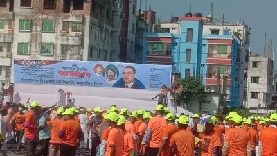 ময়মনসিংহ পলিটেকনিক ইনস্টিটিউট মাঠে বিএনপির বিভাগীয় গণসমাবেশের মঞ্চ তৈরি হয়েছে