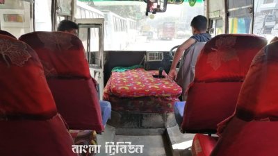 যাত্রী নিরাপত্তায় বাসের ভেতরেও নিবন্ধন নম্বর প্রদর্শনের দাবি