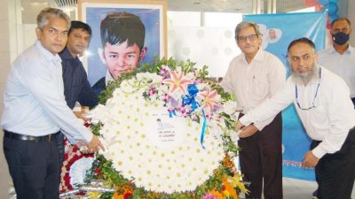 ‘এতটুকু শিশুকে কোনও মানুষ গুলি চালাতে পারে!’