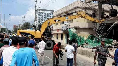 কক্সবাজারে আবারও অবৈধ স্থাপনা উচ্ছেদ