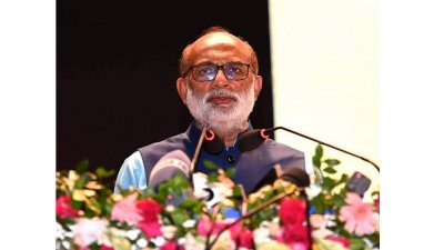অনুষ্ঠানে কথা বলছেন মৎস্য ও প্রাণিসম্পদমন্ত্রী শ ম রেজাউল করিম