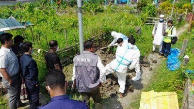 এ ঘটনায় ১০-১২ জনকে অজ্ঞাত আসামি করা হয়েছে