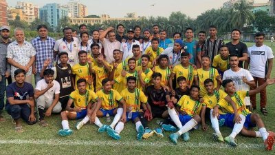 যশোর থেকে ঢাকায় এসে চ্যাম্পিয়ন ওরা