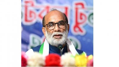 অনুষ্ঠানে কথা বলছেন মৎস্য ও প্রাণিসম্পদমন্ত্রী শ ম রেজাউল করিম
