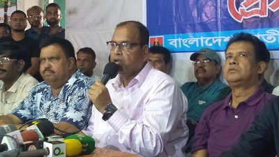 সংবাদ সম্মেলনে শামসুজ্জামান দুদু