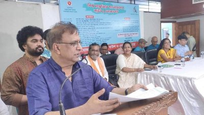 অনুষ্ঠানে কথা বলছেন সংস্কৃতি বিষয়ক প্রতিমন্ত্রী কে এম খালিদ
