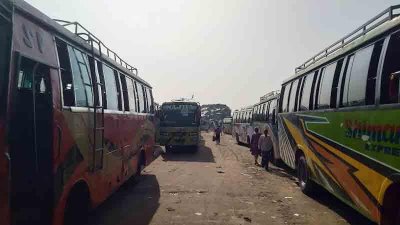 খুলনায় সকাল ৬টা থেকে কোনও বাস গন্তব্যে ছেড়ে যায়নি