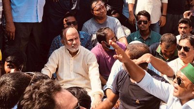 খুলনায় বিএনপির বিভাগীয় গণসমাবেশে নজরুল ইসলাম মঞ্জু