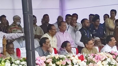 ২৫ বছর পর অনুষ্ঠিত সম্মেলনে পাশাপাশি বসেছিলেন শামীম ওসমান ও
