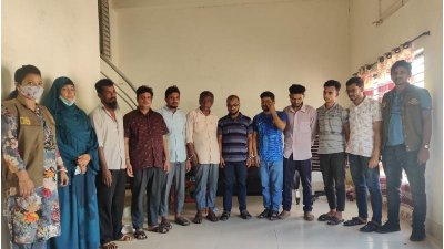 ১ লাখ ৩০ হাজার টাকায় এনআইডি পাচ্ছেন রোহিঙ্গারা