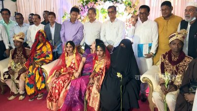 জাঁকজমকপূর্ণ আয়োজনের মধ্য দিয়ে ধুমধামে বিয়ে দেওয়া হলো বরিশাল সামাজিক প্রতিবন্ধী মেয়েদের প্রশিক্ষণ ও পুনর্বাসন কেন্দ্রের দুই তরুণীকে