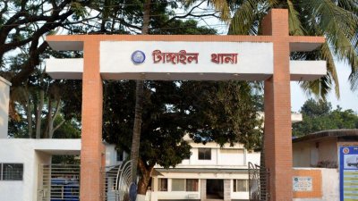 ফেনসিডিল বহন করার সময় ২ কিশোর আটক