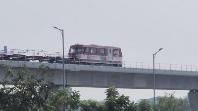 পদ্মা সেতুর রেললাইনে পরীক্ষামূলক চলছে ‘ট্র্যাক কার’, ছবি: বাসস