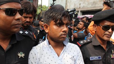 গ্রেফতার আবু বক্কর মোল্লা