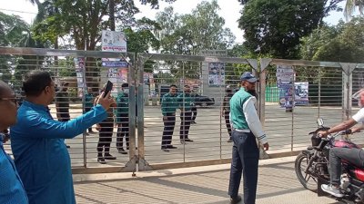 যুবলীগের সমাবেশের আগে সোহরাওয়ার্দীতে প্রবেশ বন্ধ, কড়াকড়ি পুলিশের