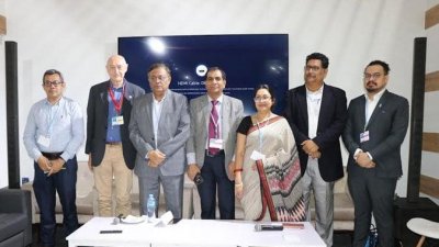 ‘বাংলাদেশের পানি ও পয়োনিষ্কাশন অবকাঠামোর দুর্যোগজনিত ক্ষয়ক্ষতির ওপর আলোকপাত’ শীর্ষক সেশনে প্রধান অতিথি হিসেবে উপস্থিত ছিলেন ড. হাছান মাহমুদ