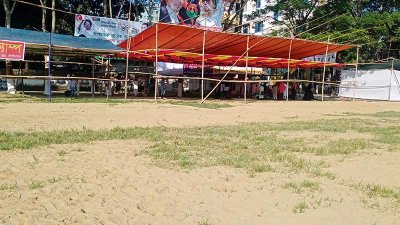 সিলেটের আলীয়া মাদ্রাসা মাঠে প্রস্তুত হচ্ছে সমাবেশ মঞ্চ