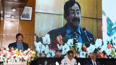 ‘১৬ বছরের কম বয়সীদের মোবাইল ব্যবহার করতে দেওয়া যাবে না’