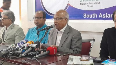 বক্তব্য দিচ্ছেন ড. খন্দকার মোশাররফ হোসেন