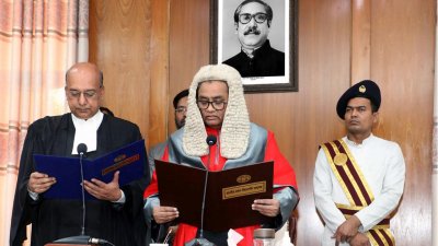 সংবর্ধনা অনুষ্ঠানে বিচারপতি জাহাঙ্গীর হোসেন সেলিম