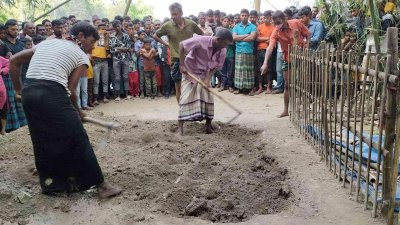 কৃষকের মরদেহ উত্তোলন করেছে পুলিশ