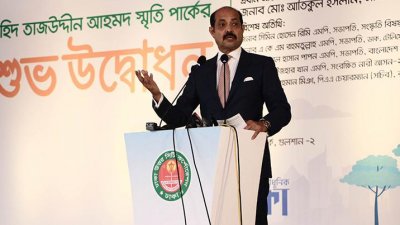 বক্তব্য দিচ্ছেন মেয়র আতিক