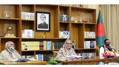 সন্ধ্যায় গণভবনে আওয়ামী লীগের কেন্দ্রীয় কার্যনির্বাহী কমিটির বৈঠকে সূচনা বক্তব্য দেন প্রধানমন্ত্রী শেখ হাসিনা। ছবি: ফোকাস বাংলা