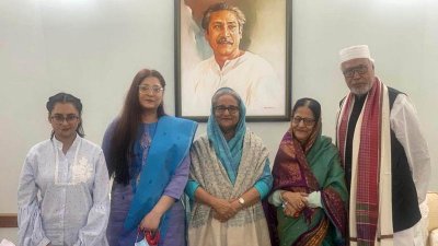 শেখ হাসিনার সঙ্গে সপরিবার সাক্ষাৎ করেছেন কাদের সিদ্দিকী