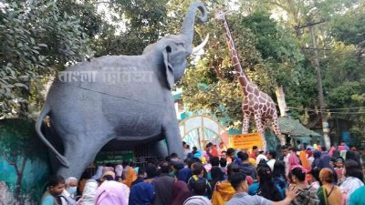 চট্টগ্রামের সবগুলো বিনোদন কেন্দ্রে দর্শনার্থীদের ভিড়