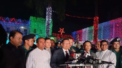 বড়দিন উপলক্ষে কাকরাইল চার্চে নিরাপত্তা ব্যবস্থা পরিদর্শন করেন আইজিপি চৌধুরী আবদুল্লাহ আল মামুন