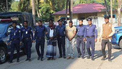 গ্রেফতার দুই আসামি