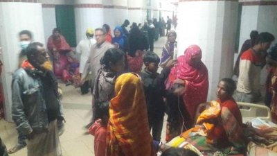 দিনাজপুরে হাসপাতালে আগুন, চিকিৎসকদের তৎপরতায় রক্ষা পেলেন রোগীরা