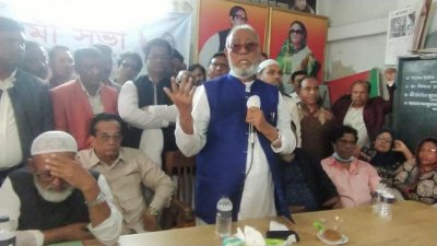 কর্মী সমাবেশে বক্তব্য রাখেন তালুকদার আব্দুল খালেক