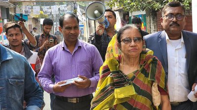 হোসনে আরা লুৎফা ডালিয়ার নির্বাচনি প্রচারণায়ও নেতাকর্মীদের সরব উপস্থিতি ছিল না