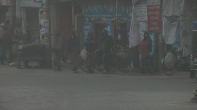 তীব্র শীতে স্থবির হয়ে পড়েছে জনজীবন