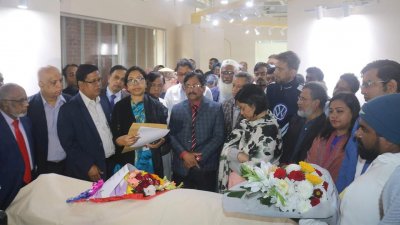বুধবার সকাল ১০টায় বিশ্ববিদ্যালয়ের পক্ষে মরণোত্তর দেহ গ্রহণ করেন উপাচার্য অধ্যাপক ডা. মো. শারফুদ্দিন আহমেদ