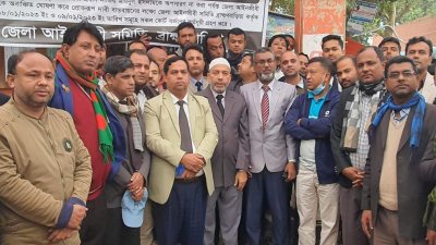 দুই বিচারকসহ নাজিরের অপসারণ চেয়ে ব্রাহ্মণবাড়িয়ার সব আদালত তিন দিনের জন্য বর্জন করেছেন জেলার আইনজীবীরা
