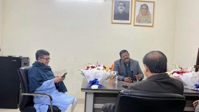 এইচ টি ইমামের চেয়ারে কবির বিন আনোয়ার