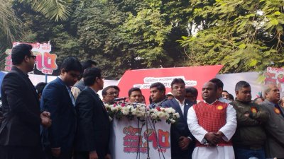 শোভাযাত্রা শুরু আগে বক্তব্য রাখছেন ওবায়দুল কাদের