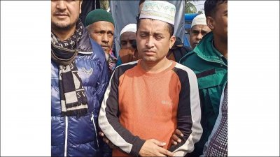প্যারোলে মুক্তি নিয়ে সন্তানের জানাজায় যুবদল নেতা ইয়াকুব আলী পাটোয়ারী