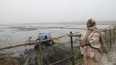 পৈতৃক জমিতে প্রধানমন্ত্রী