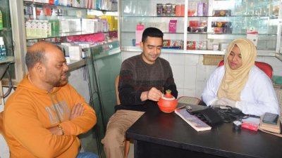 নামমাত্র ভিজিটে রোগীদের চিকিৎসাসেবা দিচ্ছেন সদ্য এমবিবিএস পাস করা ডা. সুমাইয়া বিনতে মোজ্জাম্মেল