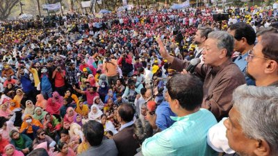 চট্টগ্রামে বিএনপির গণঅবস্থান কর্মসূচিতে বক্তব্য দেন আমির খসরু মাহমুদ চৌধুরী