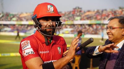 বরিশালের বড় স্কোরে অবদান ছিল ইফতিখার আহমেদেরও।