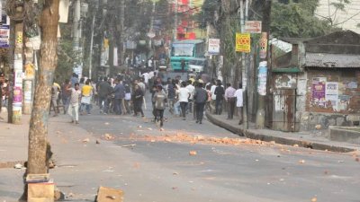 চট্টগ্রামে পুলিশের সঙ্গে বিএনপির নেতাকর্মীদের সংঘর্ষের ঘটনায় চারটি মামলা করেছে পুলিশ