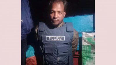 গ্রেফতার আসামি রেজাউল সর্দার